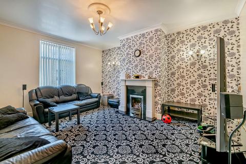 3 bedroom end of terrace house for sale, King Street, Heckmondwike, WF16