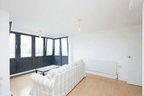 1 bedroom flat for sale, Sheringham Court, Clayton Road, Hayes, UB3 1AX