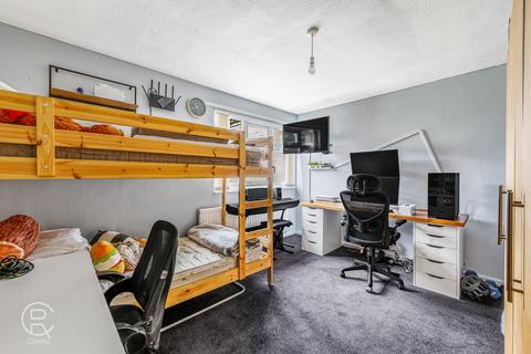 11 Allingham Close, London, W7 1NA