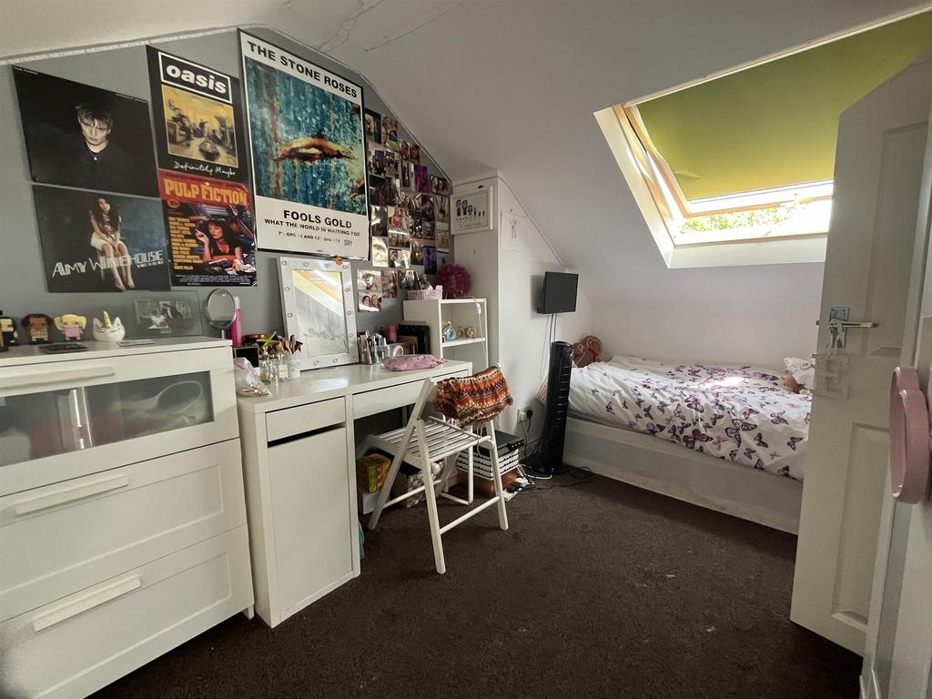 Bedroom 3 Pic 1