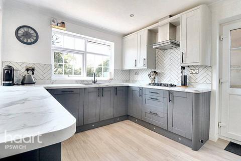 6 Gorsehayes, Ipswich, IP2 9AU