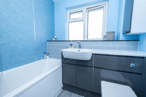 44 Broadhurst Drive, Kennington, Ashford, TN24 9RQ