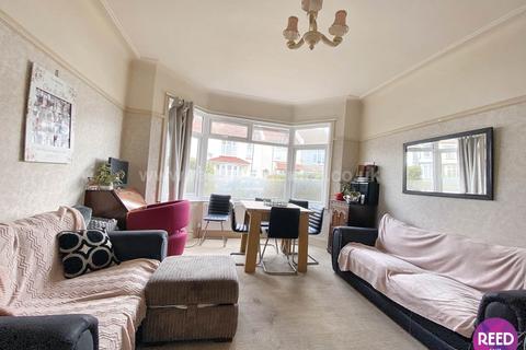 3 bedroom flat for sale, Wellington Avenue, Westcliff On Sea