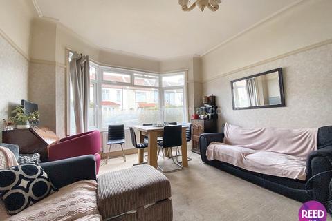 3 bedroom flat for sale, Wellington Avenue, Westcliff On Sea