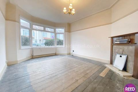 3 bedroom flat for sale, Wellington Avenue, Westcliff On Sea