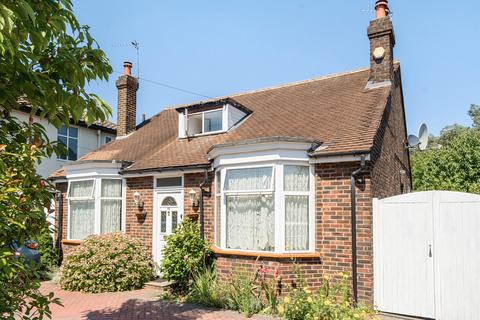 3 bedroom bungalow for sale, Old Farm Avenue, Sidcup