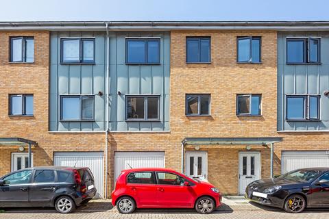 3 bedroom terraced house for sale, Empire Close, Charlton, SE7