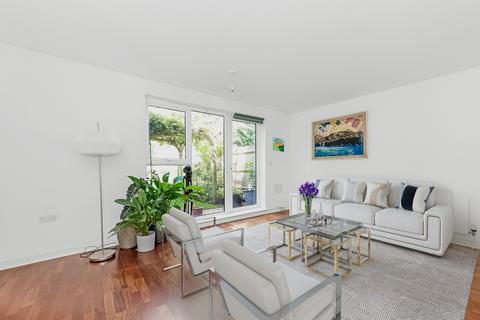 5 Empire Close, London, SE7 7FL