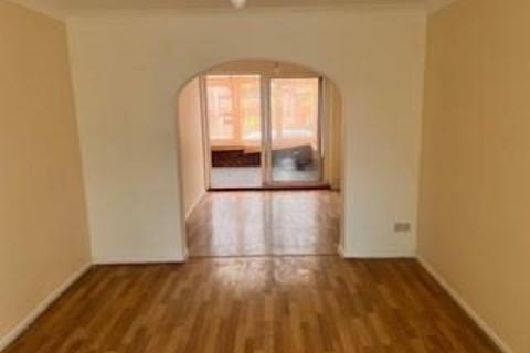 3 bedroom terraced house to rent, Blackwater Drive,  Aylesbury,  HP21