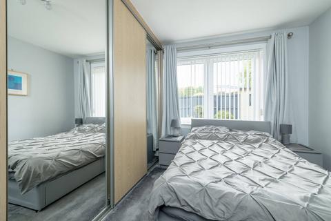 41 Corbiehill Crescent, Edinburgh, EH4 5AU