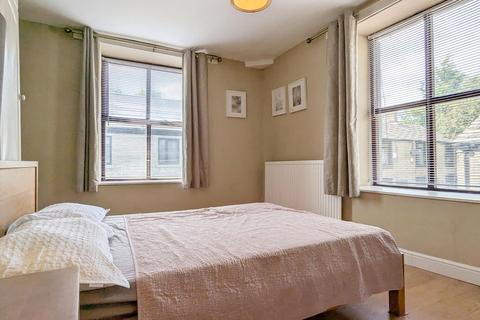 2 Cross Street, Lees, Oldham, OL4 3BT