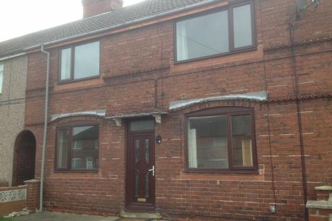 3 bedroom terraced house to rent, King Georges Road, New Rossington