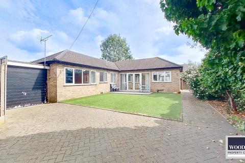 2 bedroom detached bungalow for sale, Flamstead End Road, Waltham Cross EN8