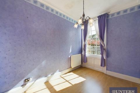 3 bedroom flat to rent, Albion Road, Scarborough, North Yorkshire