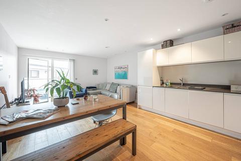 2 bedroom flat to rent, Iverson Road, West Hampstead, London, NW6