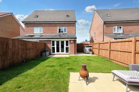7 Grantham Crescent, Eccles, Manchester, M30 0ZB