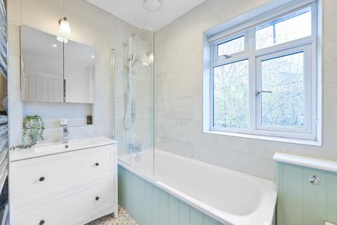 3 bedroom semi-detached house to rent, Gauden Close, Clapham, London, SW4