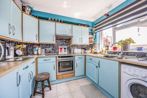 2 bedroom flat for sale, Nicholas Court, Hayling Island, Hampshire