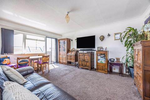 2 bedroom flat for sale, Nicholas Court, Hayling Island, Hampshire