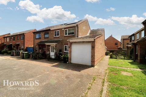 4 bedroom semi-detached house for sale, Pyke Court, Caister-on-Sea