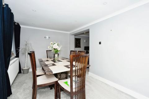 31 Downsview, Small Dole, Henfield, BN5 9YB