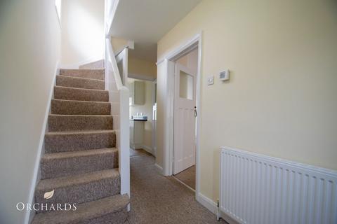 3 bedroom semi-detached house to rent, Sundon Park Road, Luton LU3