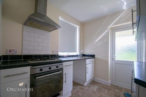 3 bedroom semi-detached house to rent, Sundon Park Road, Luton LU3