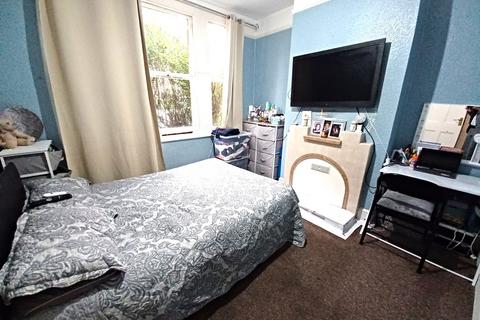 2 bedroom flat for sale, London E10