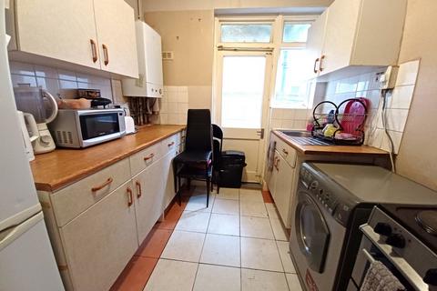 2 bedroom flat for sale, London E10