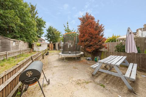 102 Grove Road, Mitcham, CR4 1SB