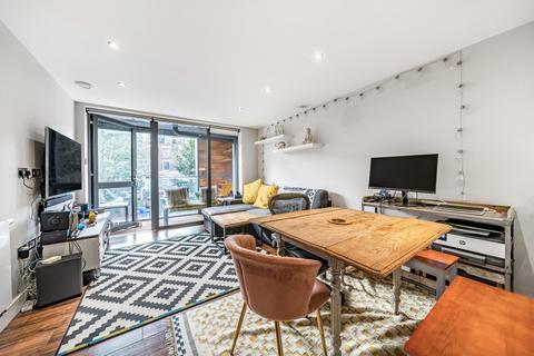 2 bedroom apartment for sale, Queens Road, London