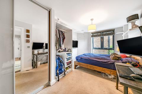 2 bedroom apartment for sale, Queens Road, London