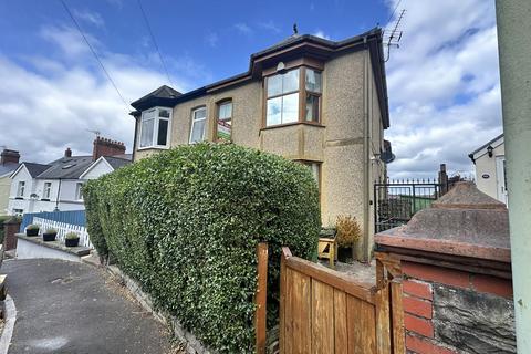 5 bedroom end of terrace house for sale, Common Road, Pontypridd, Rhondda Cynon Taff. CF37 4AE