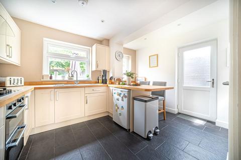8 Tamar Drive, Oakley, Basingstoke, RG23 7DN