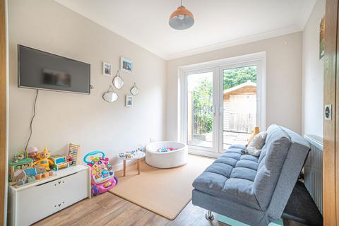 8 Tamar Drive, Oakley, Basingstoke, RG23 7DN