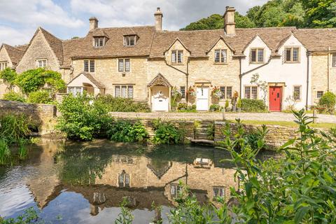 4 bedroom cottage for sale, Waterside, Castle Combe