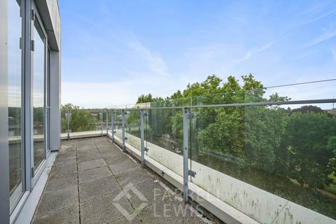 2 bedroom apartment to rent, Rosemont Road, London W3