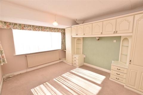 4 bedroom semi-detached house for sale, Merton Gardens, Farsley, Pudsey, West Yorkshire