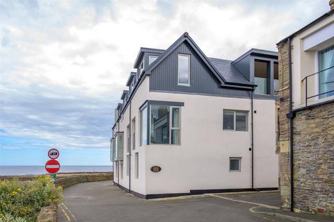 3 bedroom apartment for sale, Crewe Street, Seahouses, Northumberland, NE68