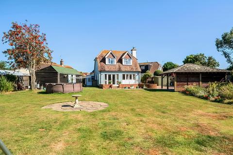 4 bedroom detached house for sale, The Close, Selsey, PO20