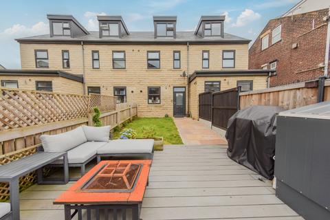 4 bedroom townhouse for sale, Mill Houses, South Street, Morley, Leeds