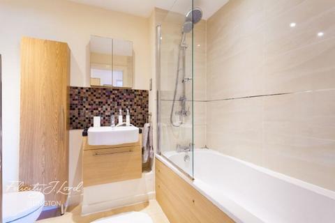 1 bedroom flat for sale, Island Apartments, Basire Street, Islington, N1