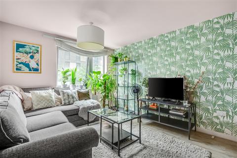 1 bedroom flat to rent, Victoria Road, London W3