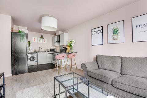 1 bedroom flat to rent, Victoria Road, London W3