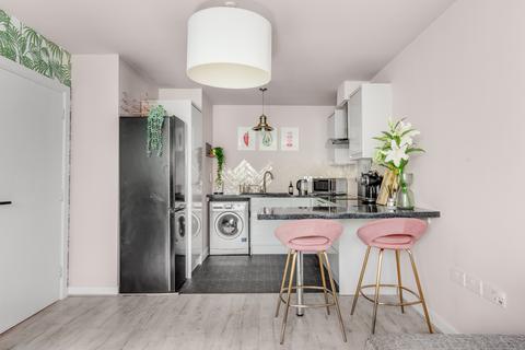1 bedroom flat to rent, Victoria Road, London W3
