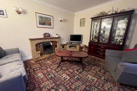 2 bedroom detached bungalow for sale, The Pasture, Daventry, NN11 4AU