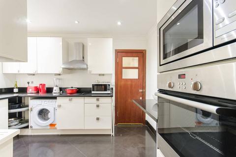 3 bedroom flat to rent, Pembroke Road, South Kensington, London, W8