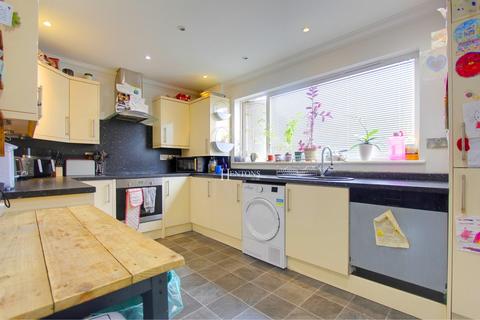 2 bedroom flat for sale, Grove Court, Grove Place, Cardiff