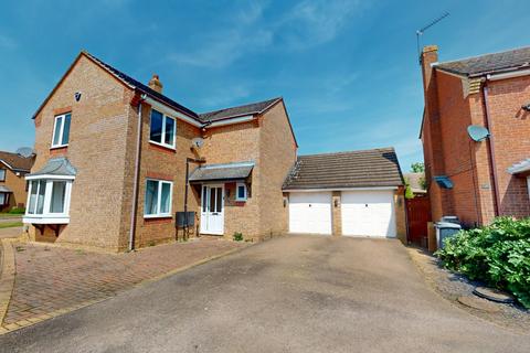 4 bedroom detached house for sale, Cumbrae Drive, Great Billing, Northampton, NN3 9HD