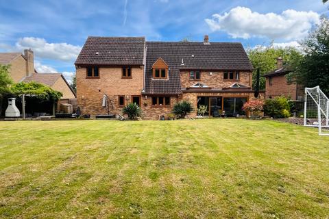 5 bedroom detached house for sale, Rowlandson Close, Weston Favell, Northampton, Northamptonshire, NN3 3PB